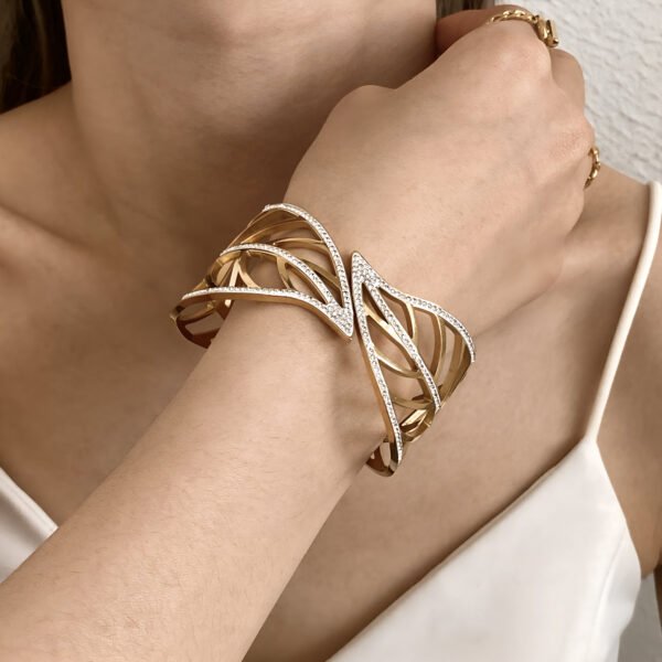 Broad Cross Leaf with Zircon Bracelet - Image 7