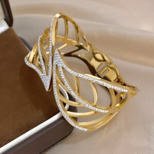 Broad Cross Leaf with Zircon Bracelet