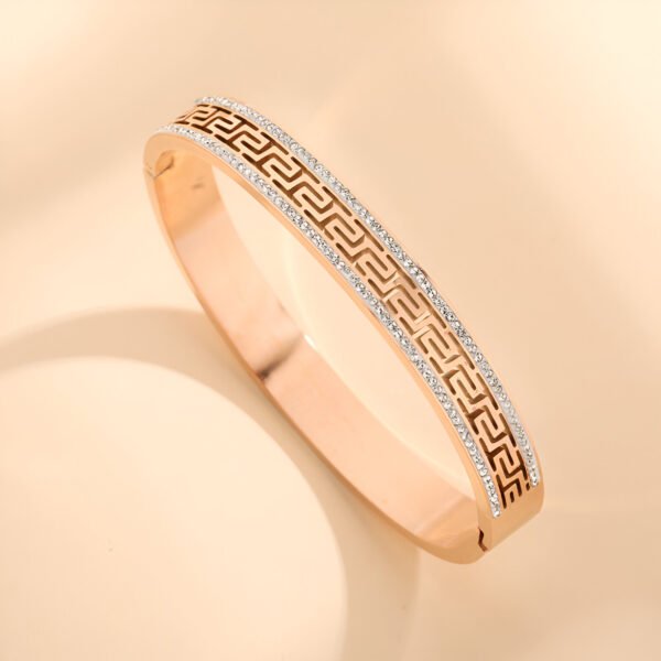 Rose Gold Hollow Star Great Wall Pattern Zircon Bracelet - Image 5