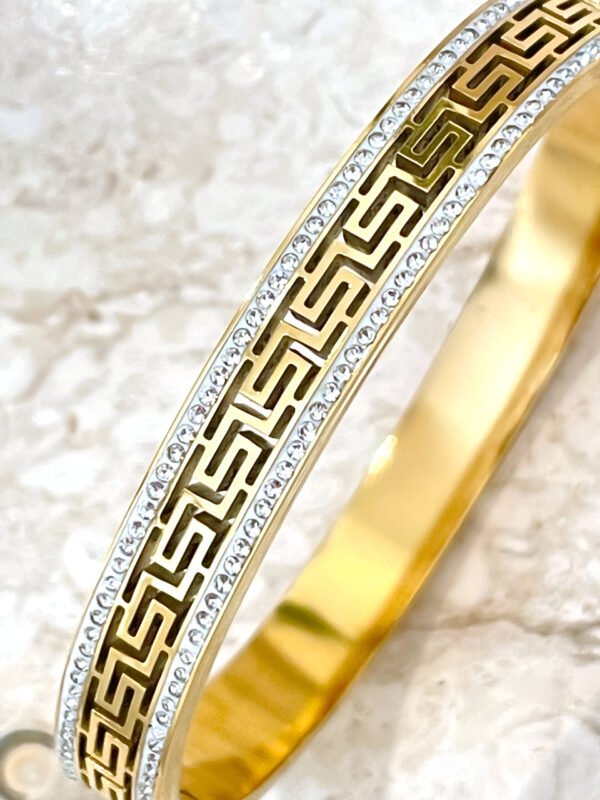 Gold Hollow Star Great Wall Pattern Zircon Bracelet - Image 4