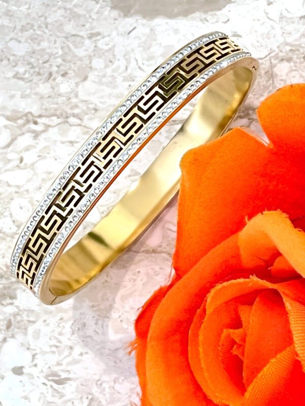 Gold Hollow Star Great Wall Pattern Zircon Bracelet