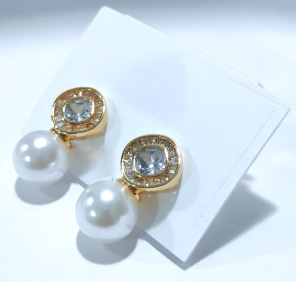 Pearl & Crystal Stud Earrings